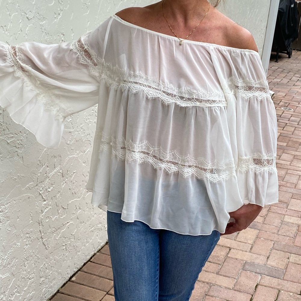 Boho top-sheer with lace.  Best worn on shoulders. - Picture 4 of 10